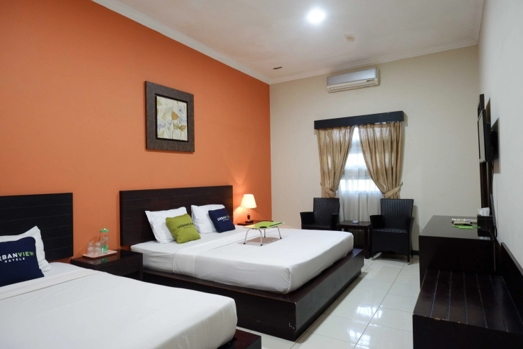 Urbanview Hotel Solo Tiara
