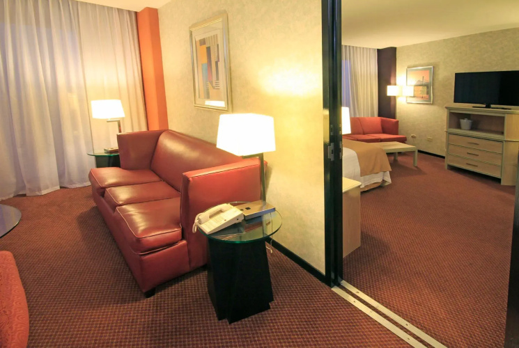 Holiday Inn Monterrey - Parque Fundidora by IHG