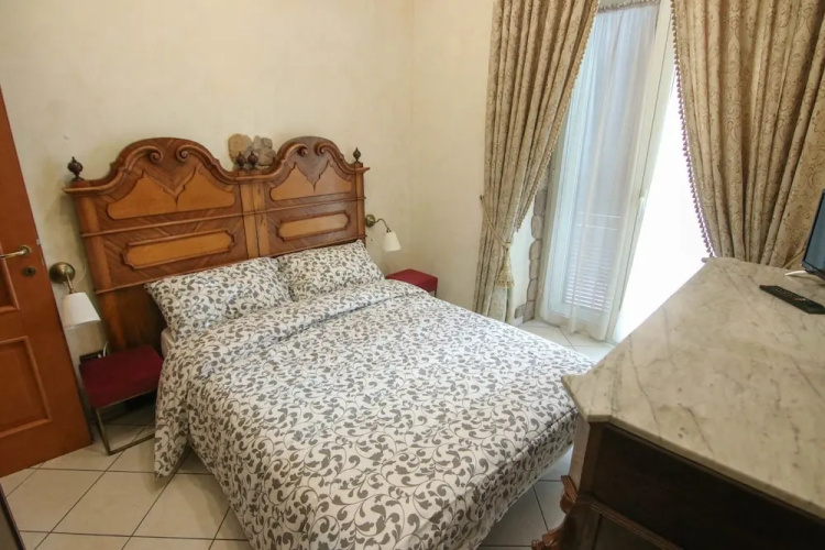 Antonica Home