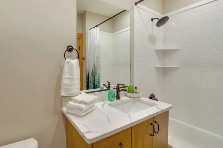 5 Mins to Brian Head Resort: Family Gem w/ Views