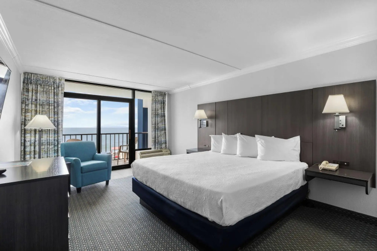 Grande Shores Ocean Resort