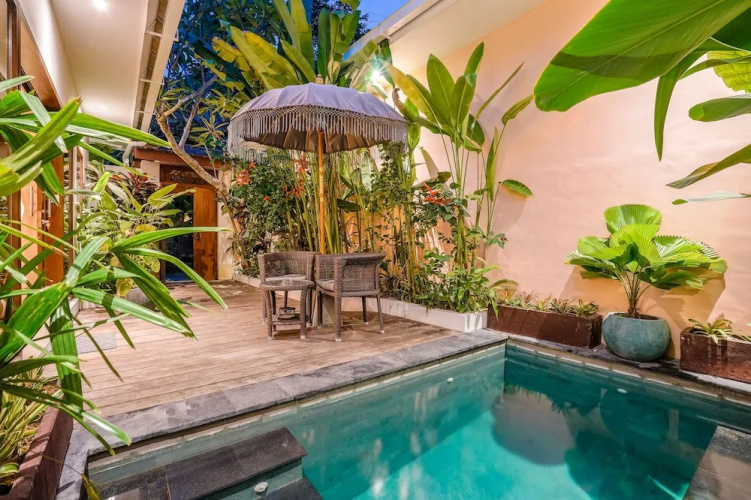 Frangipani Villa Kuning At Berawa
