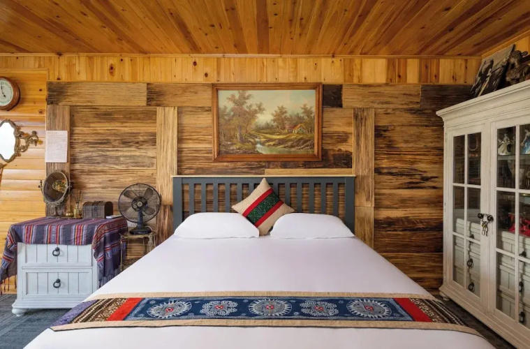 Ta Phin Cottage