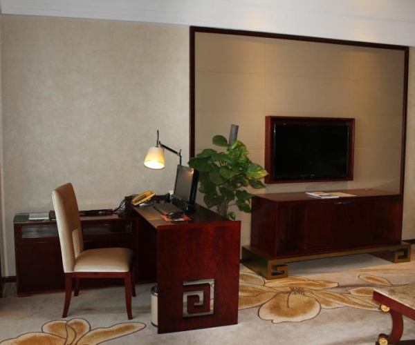 Executive Suite with garden view