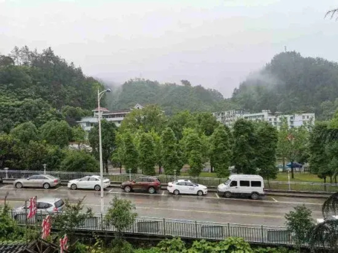 Aiju Business Hotel