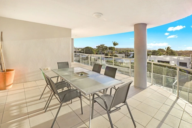 2 Bedrooms Apartment with balcony