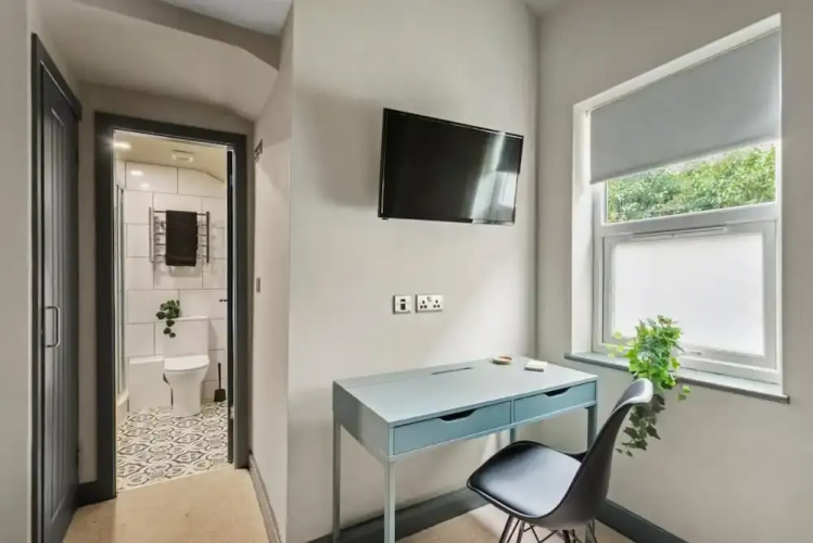Studio 3, 25 Meriden