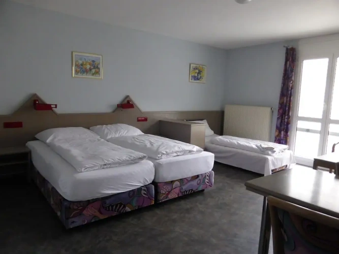 Standard Triple room