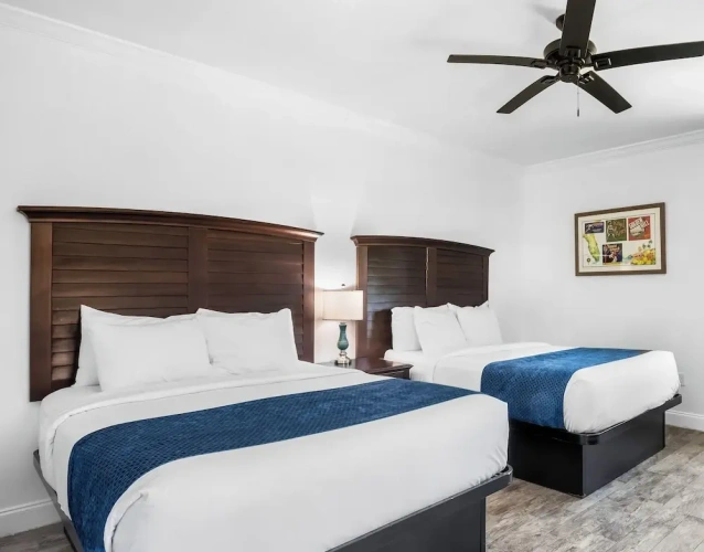 Deluxe Quadruple room with balcony