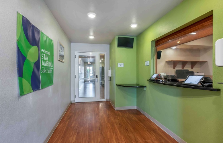 Extended Stay America Select Suites Lake Worth photo 11
