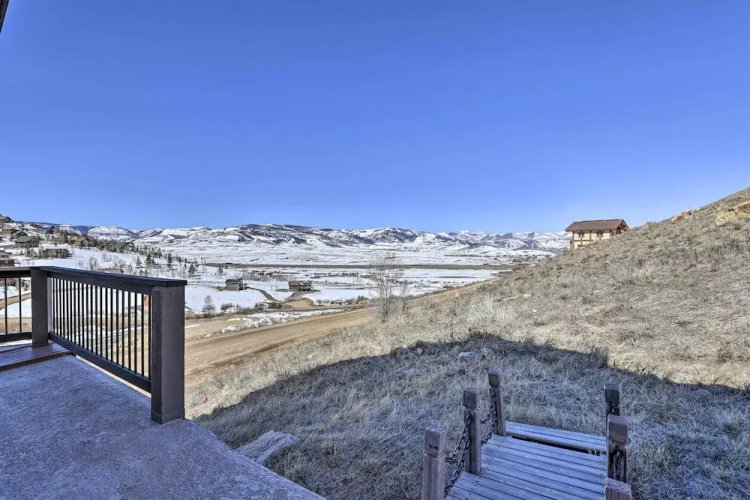 Mountain-view House < 2 Mi to Granby Ranch!