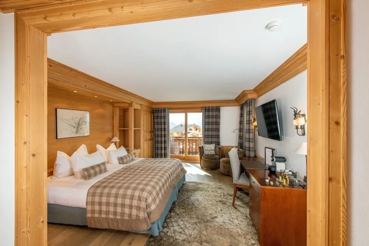 Executive room with balcony and with mountain view