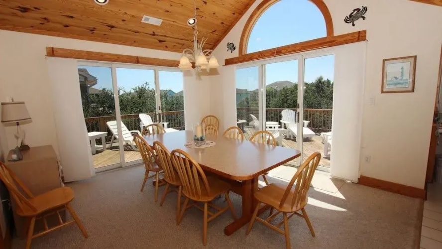 Stress Free Zone - 4 Br home by RedAwning