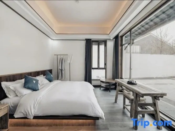 2 Bedrooms Suite