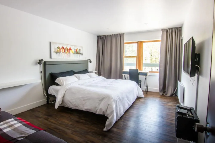 Comme Chez Soi Restaurant & Auberge