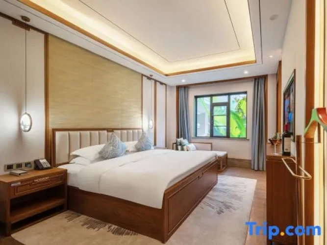 Family Suite with courtyard view