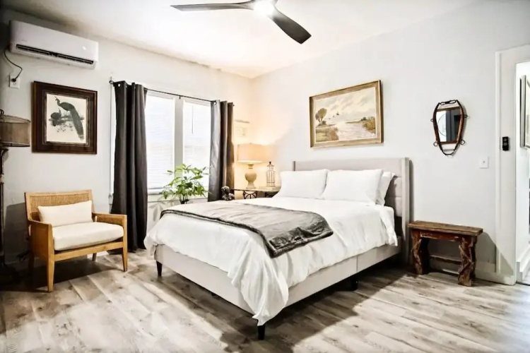 Rustic Studio Rain Shower 3min-asian Dist