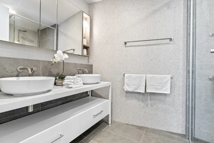 Stylish 2-bed Apartment With Rooftop BBQ Access