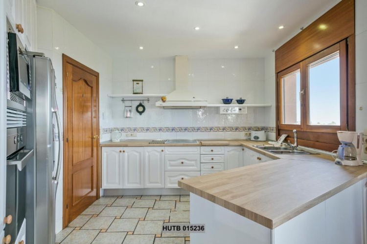 4 Bedrooms Cottage