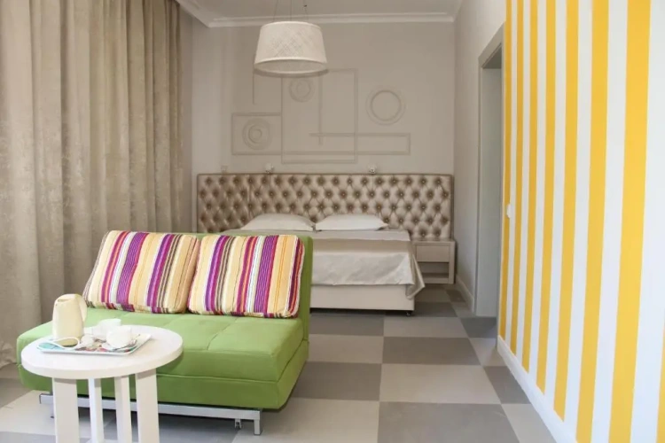 Standard Triple room