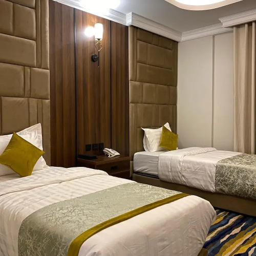 Diamond Corners Circular Hotel