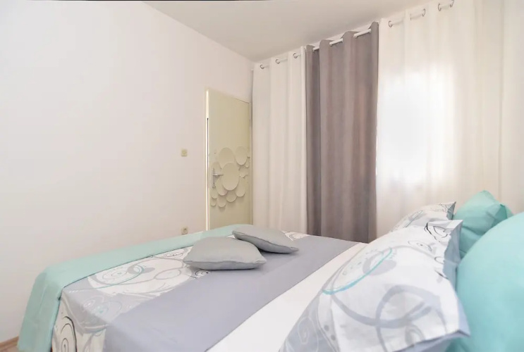 Apartment 1983