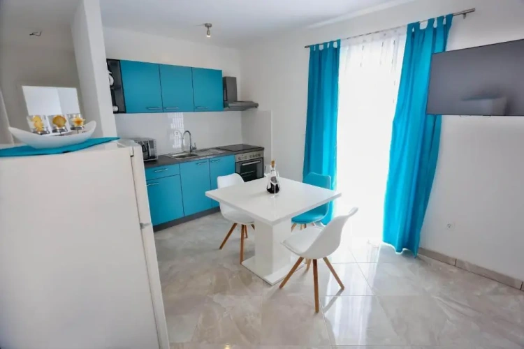 1 Bedroom Standard Apartment with balcony and with garden view
