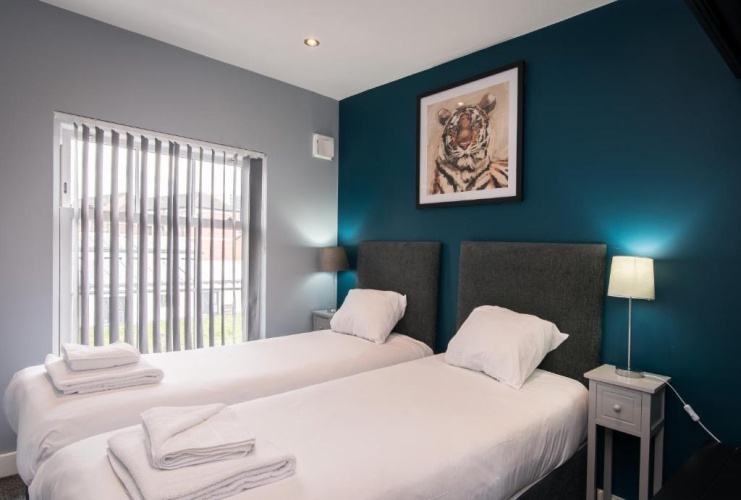 2 Bedrooms Apartment