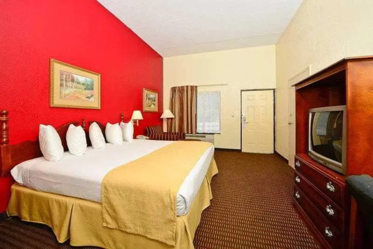 Manchester Heritage Inn & Suites