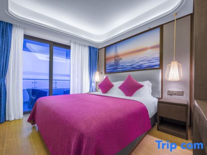 3 Bedrooms Deluxe Duplex Suite with sea view