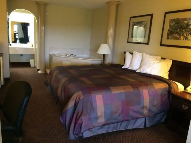 Gateway Inn and Suites