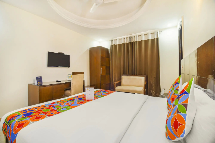 FabHotel Marble Arch Karol Bagh