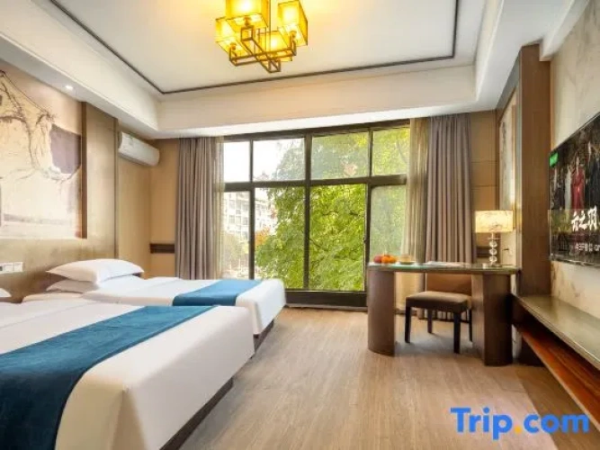 Standard Twin room with garden view