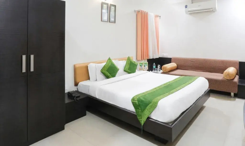 Hotel Divya Palace