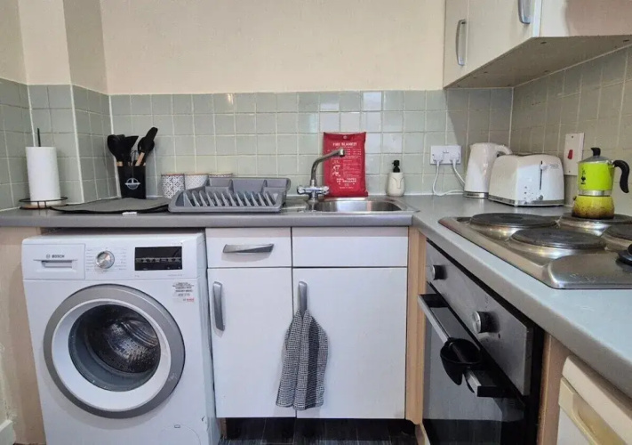Stylish 1BR Flat Next to Hockley