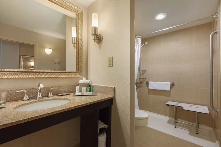 Hilton Fort Wayne at the Grand Wayne Convention Center photo 11