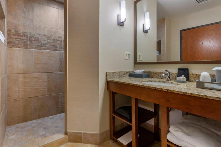 Lift Bridge Lodge, an Ascend Collection Hotel