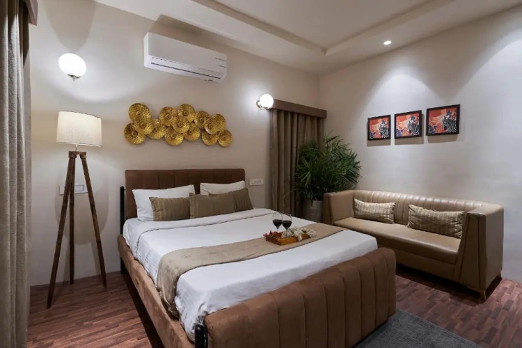 2 Bedrooms Villa