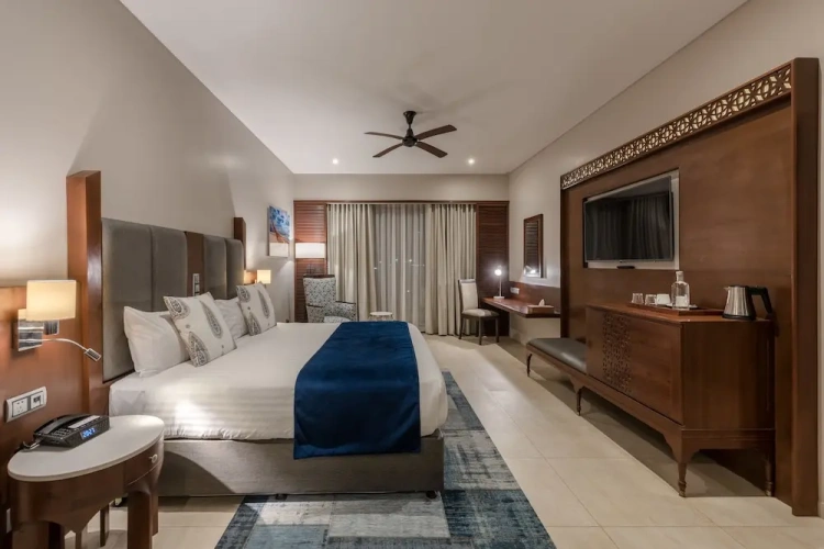 1 Bedroom Executive Double room with balcony and with garden view
