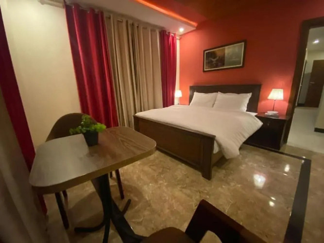 AK Hotel & Suites