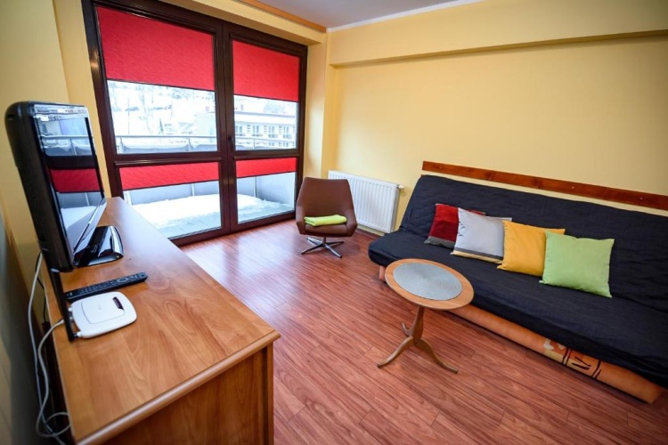 1 Bedroom Apartment with land view
