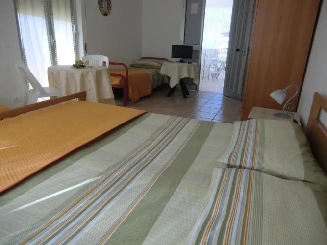 Standard Quadruple room with sea view