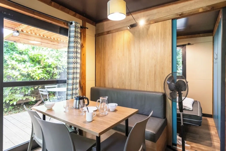2 Bedrooms Chalet