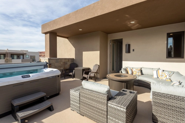 5 Bedrooms Luxury Apartment