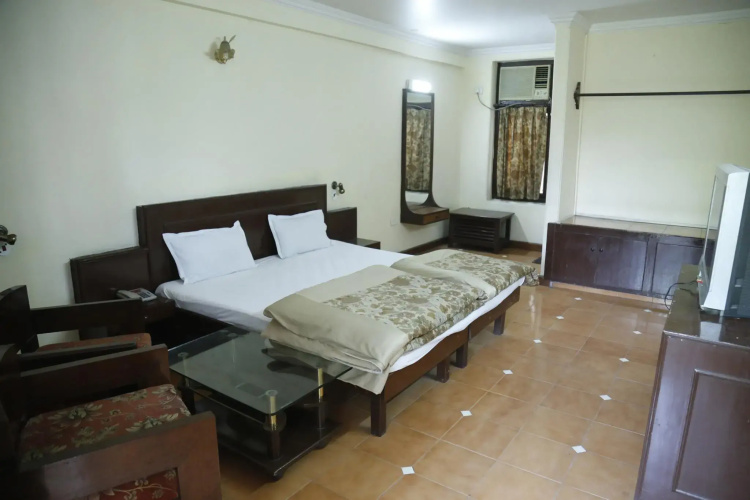 Taj Inn