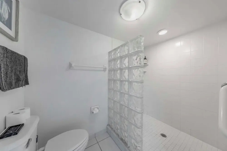 Beachfront Condo w/ Balcony on Manasota Key