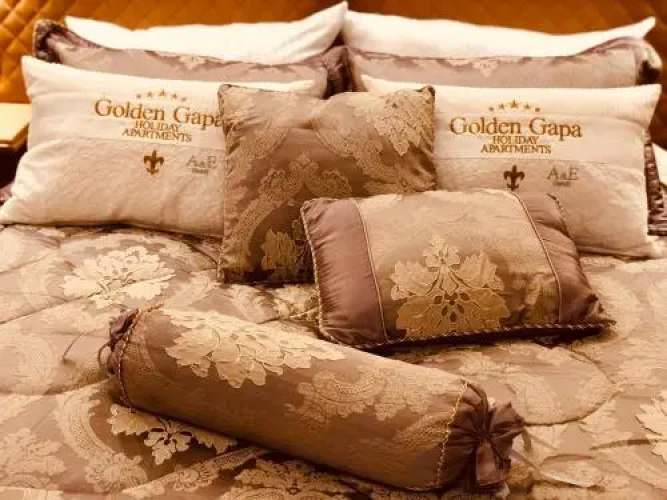 Golden GaPa Central Studio 3