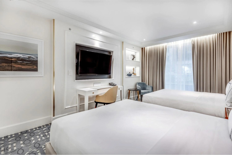 AZUR Legacy Collection Hotel photo 7