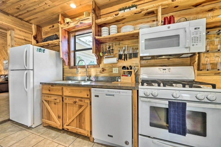 3 Bedrooms Cottage