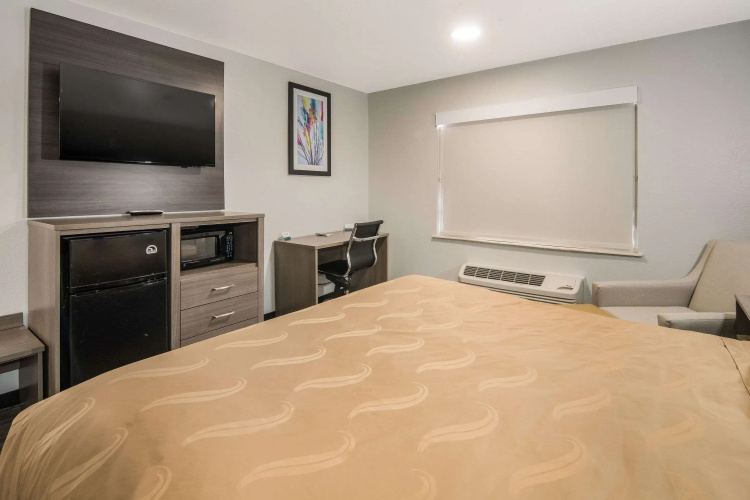 Quality Inn & Suites Fort Worth - Fossil Creek